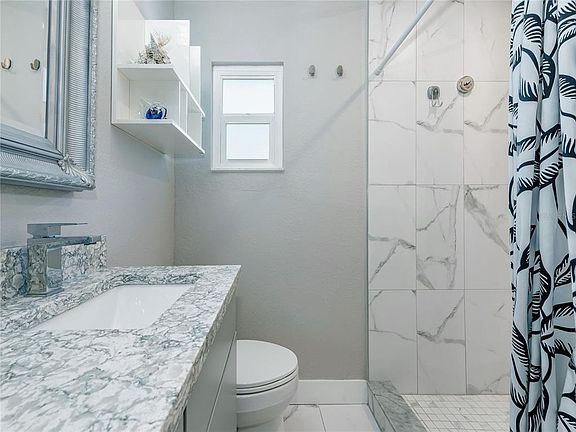 5th image of 263 21st Ave S #3