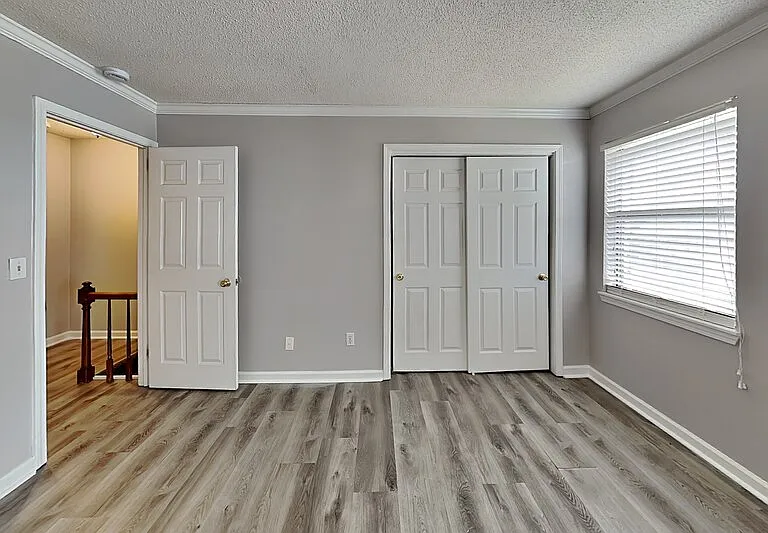 2468 Hampstead Dr — Photo 10