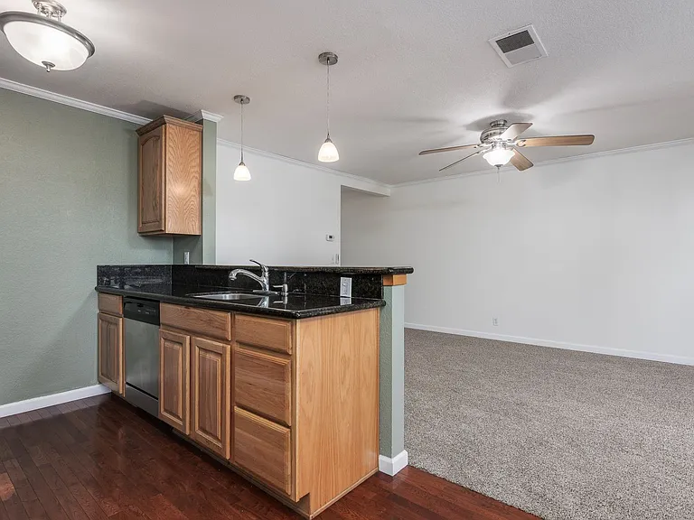 900 Cambridge Dr #138 — Photo 14