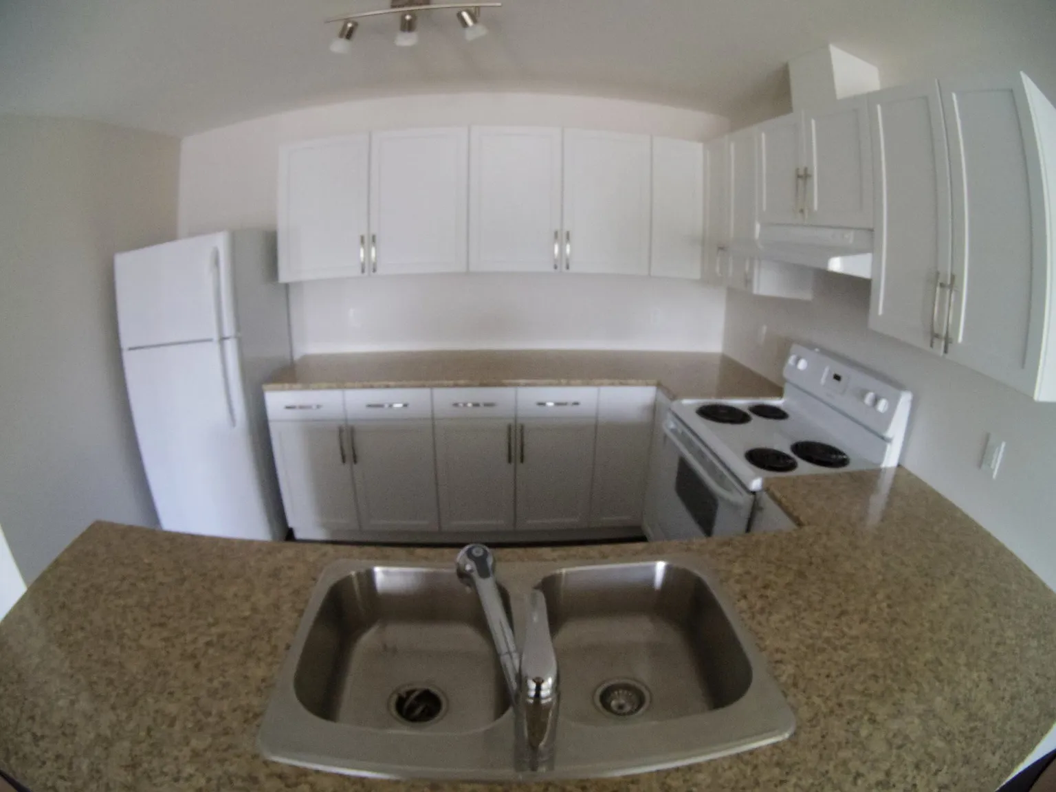 Sun River Estates — Photo 4