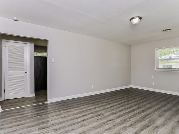 4th image of 1220 Northdale Ave