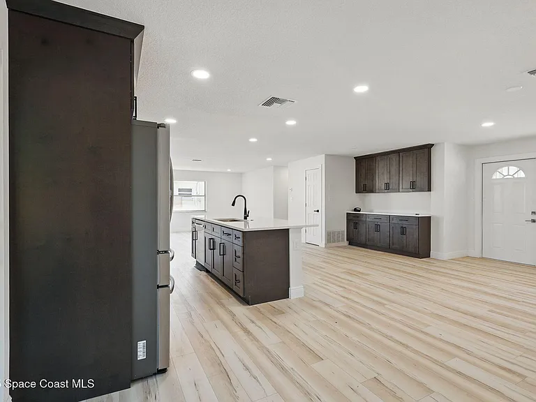 280 Antigua Dr — Photo 8