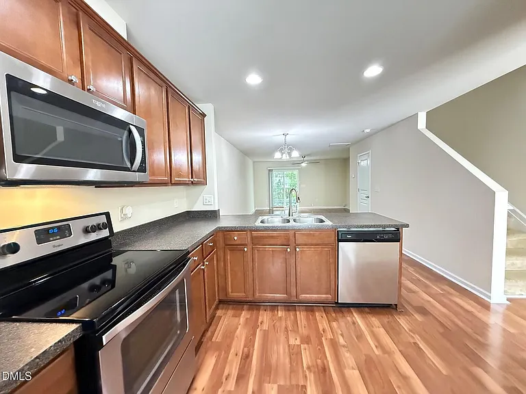 8527 Quarton Dr — Photo 5
