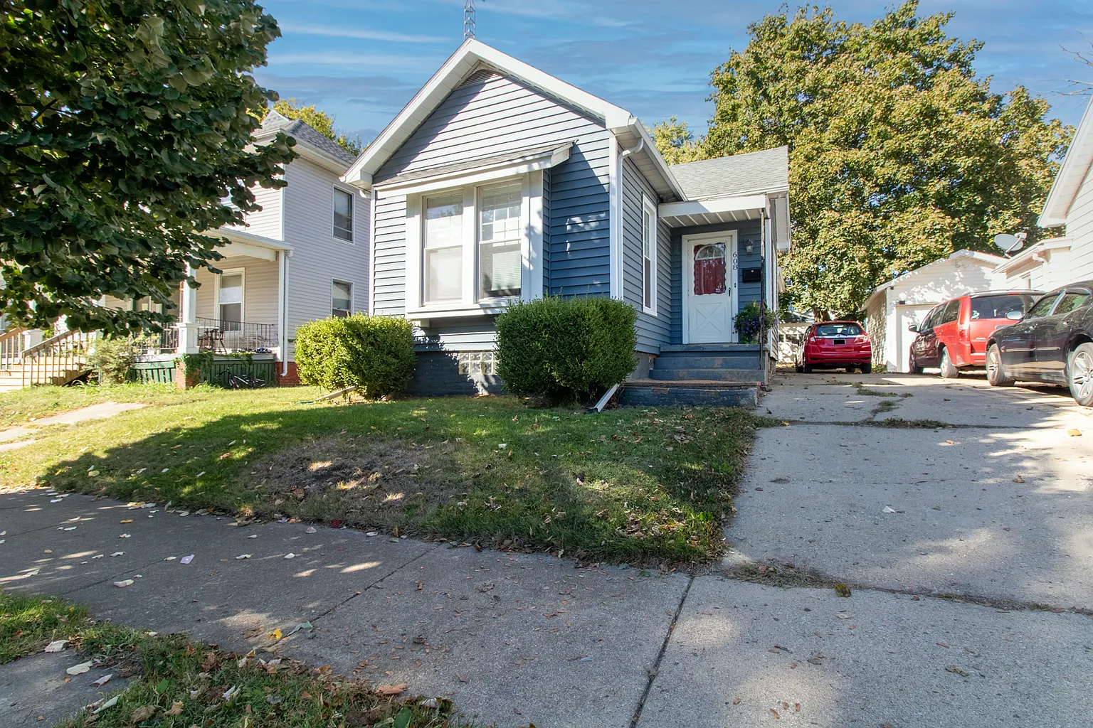 608 E Market St photo 1