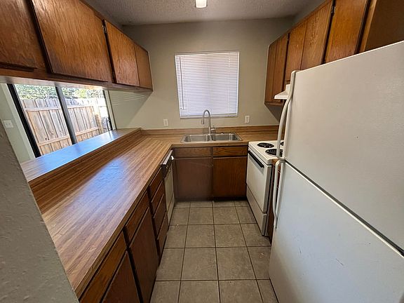 3rd image of 3855 NW Huntsboro St #103