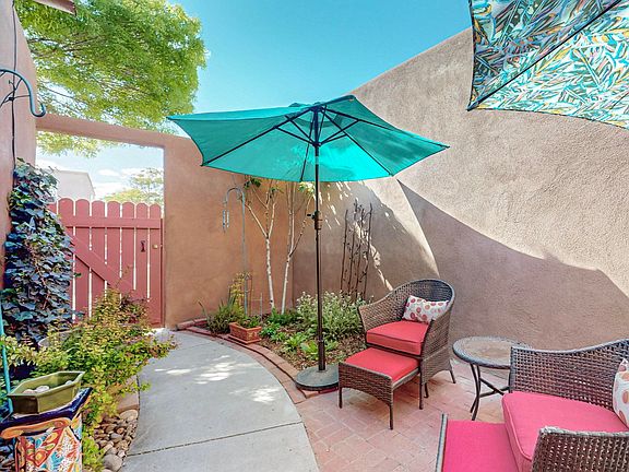 3rd image of 2604 Los Tomases Dr NW