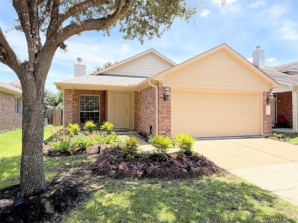 Building Photo - 6351 Applewood Forest Dr