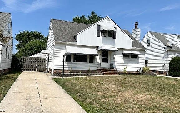 2nd image of 30815 Crescent Dr