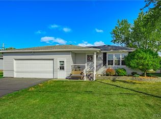 869 Lincoln Ave, Lockport, NY 14094