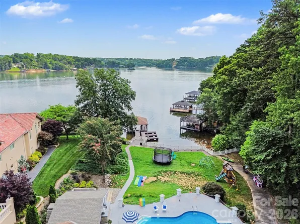 4444 3rd Street Ln NW, Hickory, NC 28601