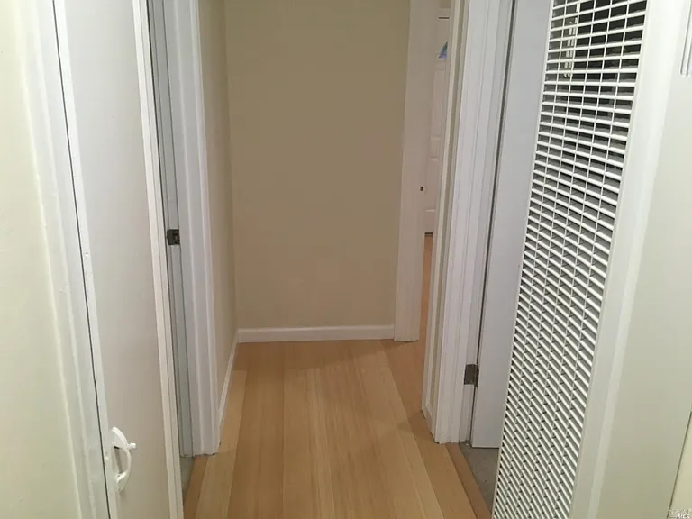 454 Carter St #A — Photo 7