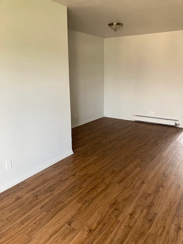 2 bed, 1000 sqft, $1,650 — Photo 3