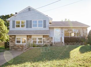 7 Green Ridge Rd, Voorhees, NJ 08043