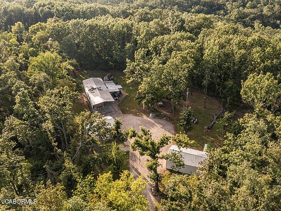 5th image of 23459 Canfield Ln