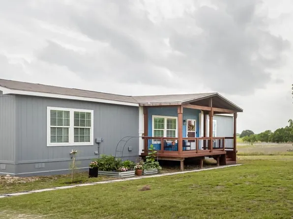 13650 adkins saint hedwig, St Hedwig, TX 78152