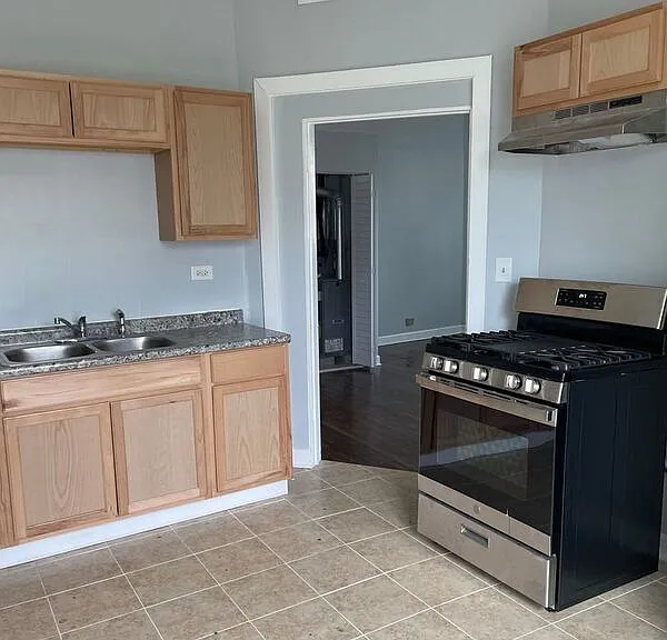 728 N Pine Ave #2 — Photo 9
