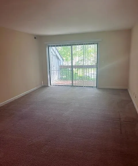 1508 Benjamin Pkwy #F — Photo 8