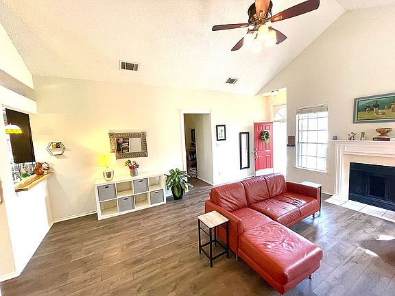 4th image of 2214 Bordley Dr