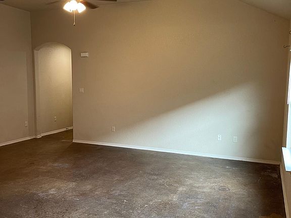 3rd image of 215 Kaspar Way
