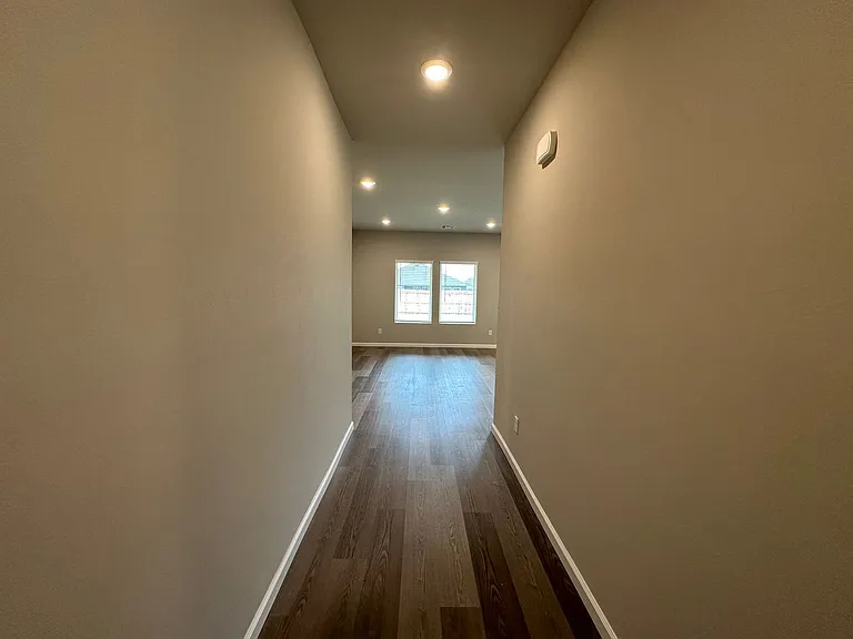 10516 SW 41st St — Photo 5