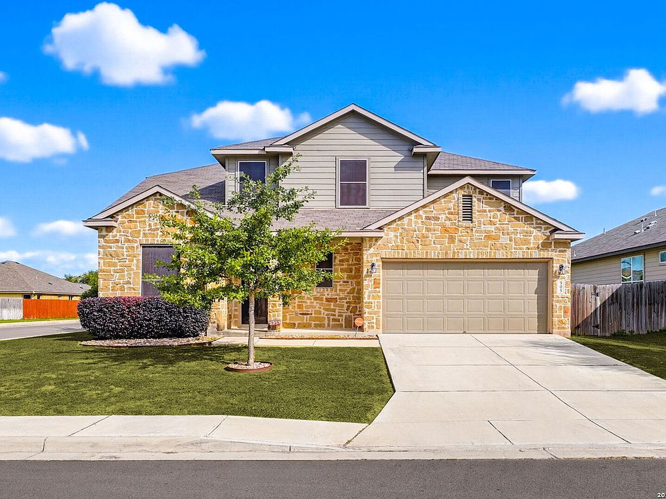 1st image of 905 CYPRESS ML