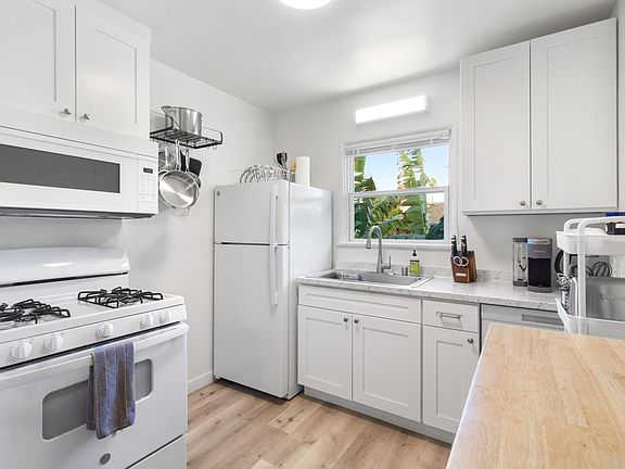 4th image of 115 1/2 S Tremont St