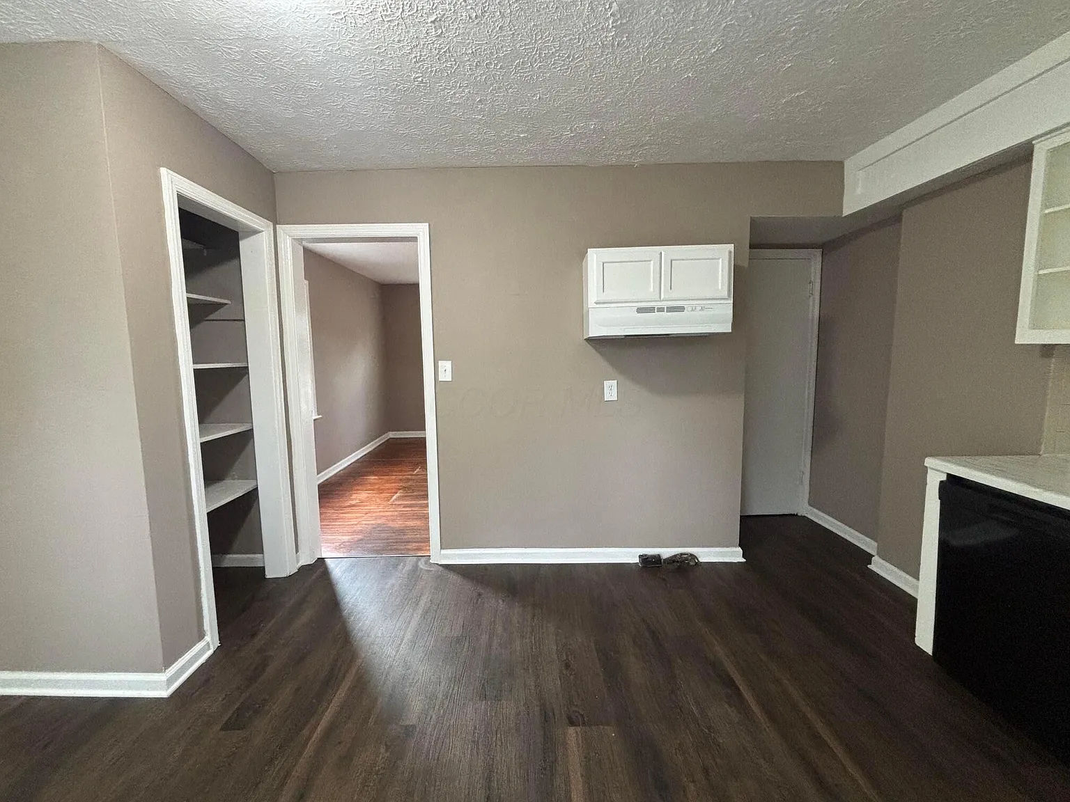 2 bed, 1.0 bath, 1457 sqft, $1,100 — Photo 4