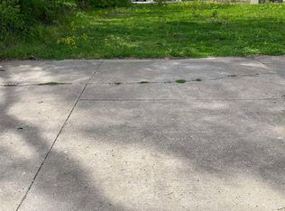 1010 9th St, Rock Island, IL 61201