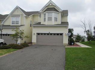 62 Cobblestone Ln, Middletown, NY 10940