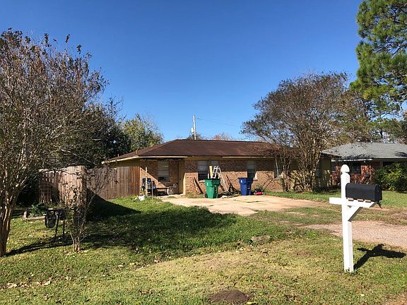 3rd image of 207 Avenue D