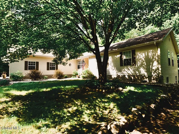 36 Kings Road, Corinth, NY 12822