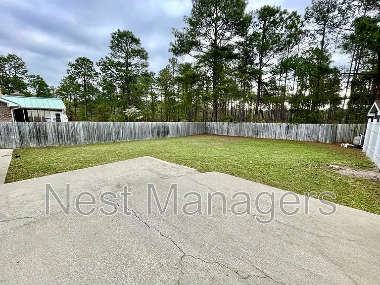 623 Daharan Dr — Photo 21