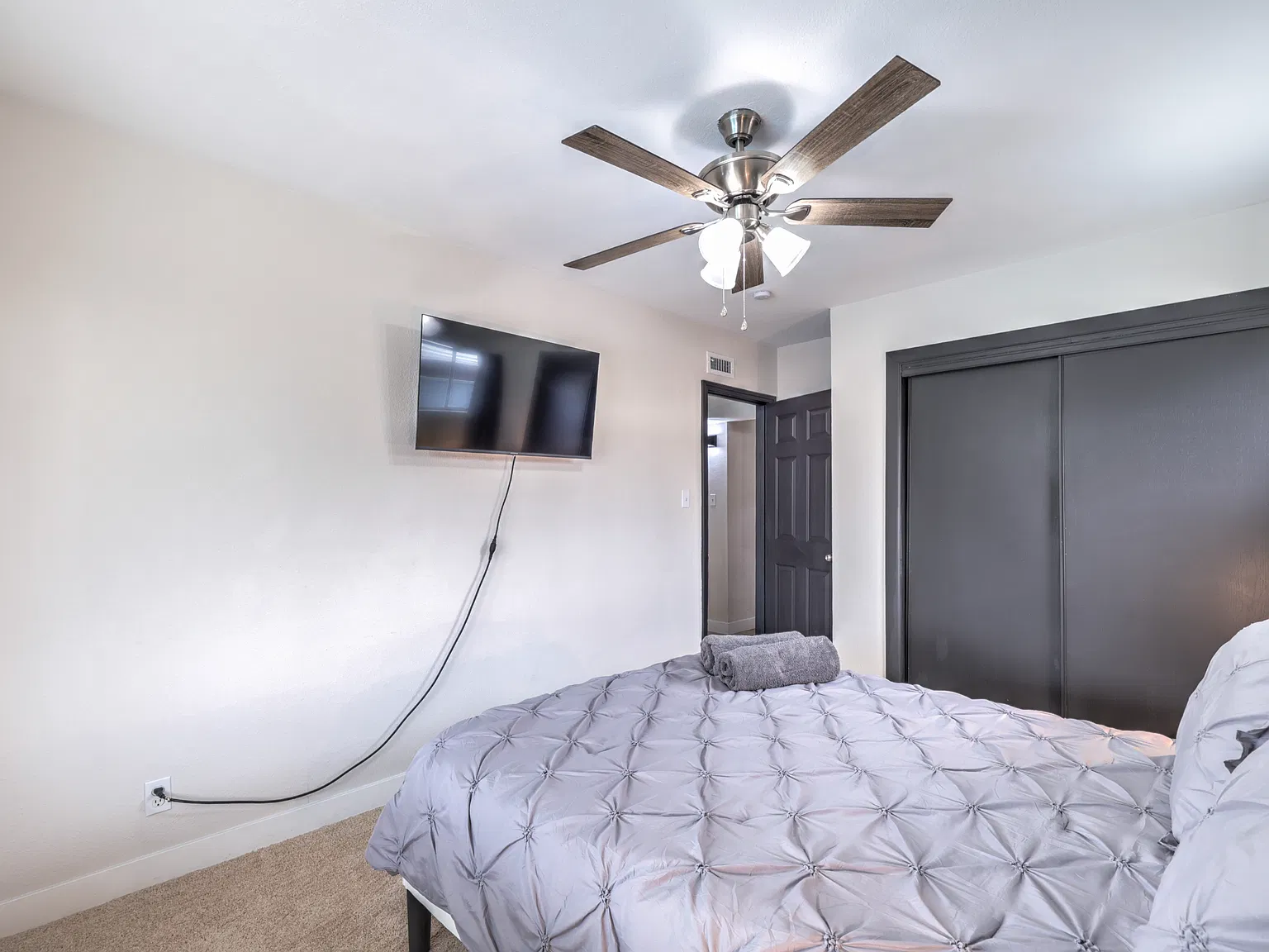 4 bed, 1504 sqft, $2,673 — Photo 3