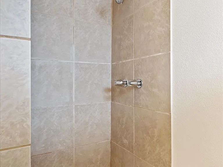 2557 Adams Ave #2 — Photo 9