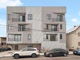 211 Condor St, Boston, MA