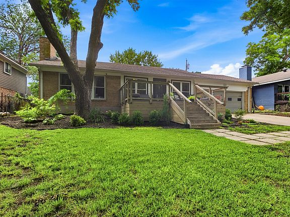 3rd image of 513 Pecan Ln