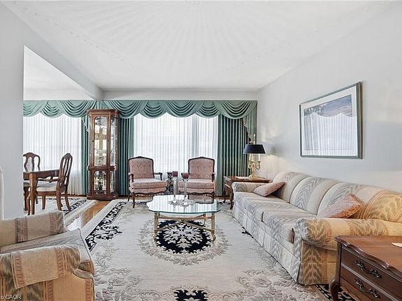 3rd image of 45 Rivercrest Rd