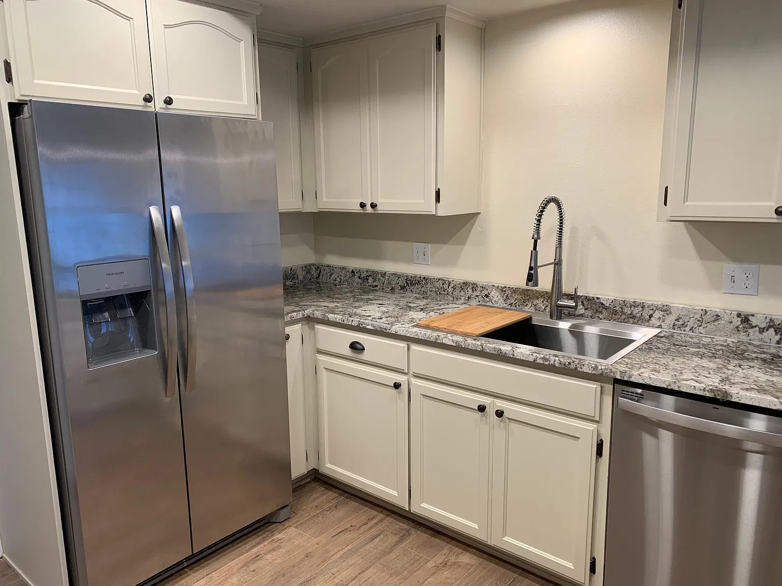 1152 Brookdale Ave — Photo 4