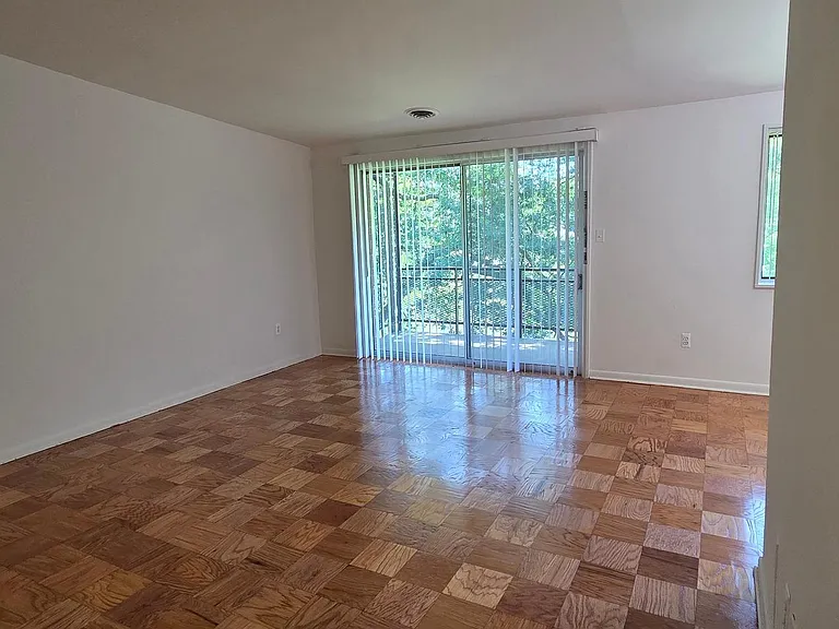 10424 Rockville Pike #402 — Photo 18
