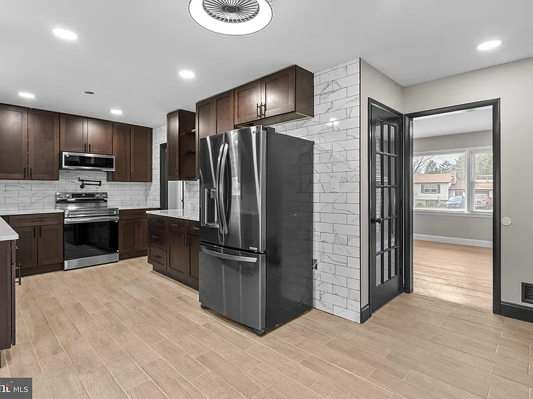 3887 Shadywood Dr — Photo 13
