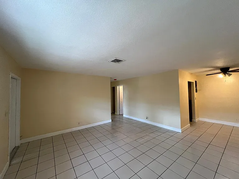 5411 NW 22nd St #5411 — Photo 6
