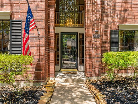3rd image of 17334 Emerald Isle Drive