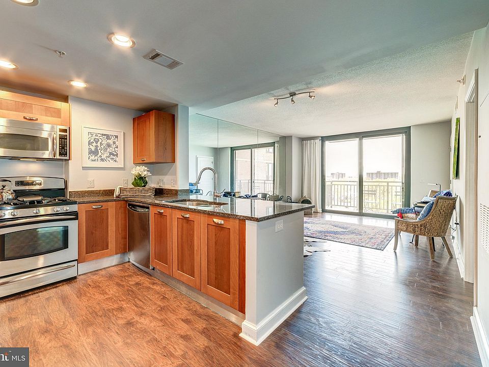 1st image of 2451 Midtown Ave #1012