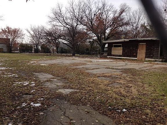 4th image of 5016 Sun Valley Dr