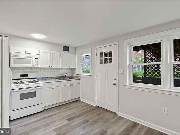 4th image of 8047 Park Haven Rd