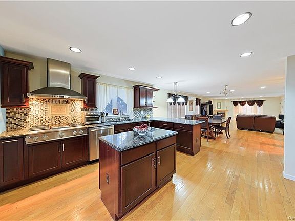 2nd image of 142 Hart Ave