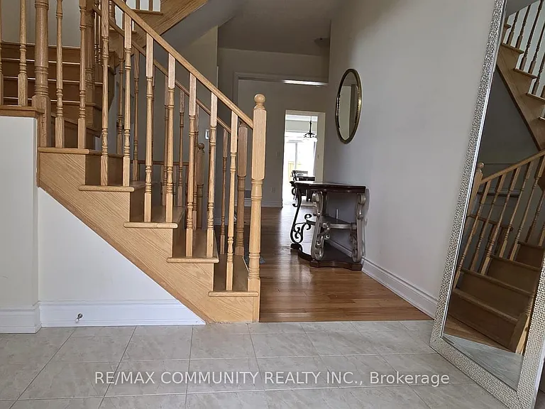 15 Hancock Cres — Photo 2