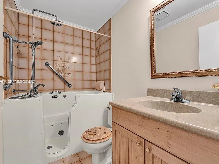 1406 NW 8th St — Photo 26