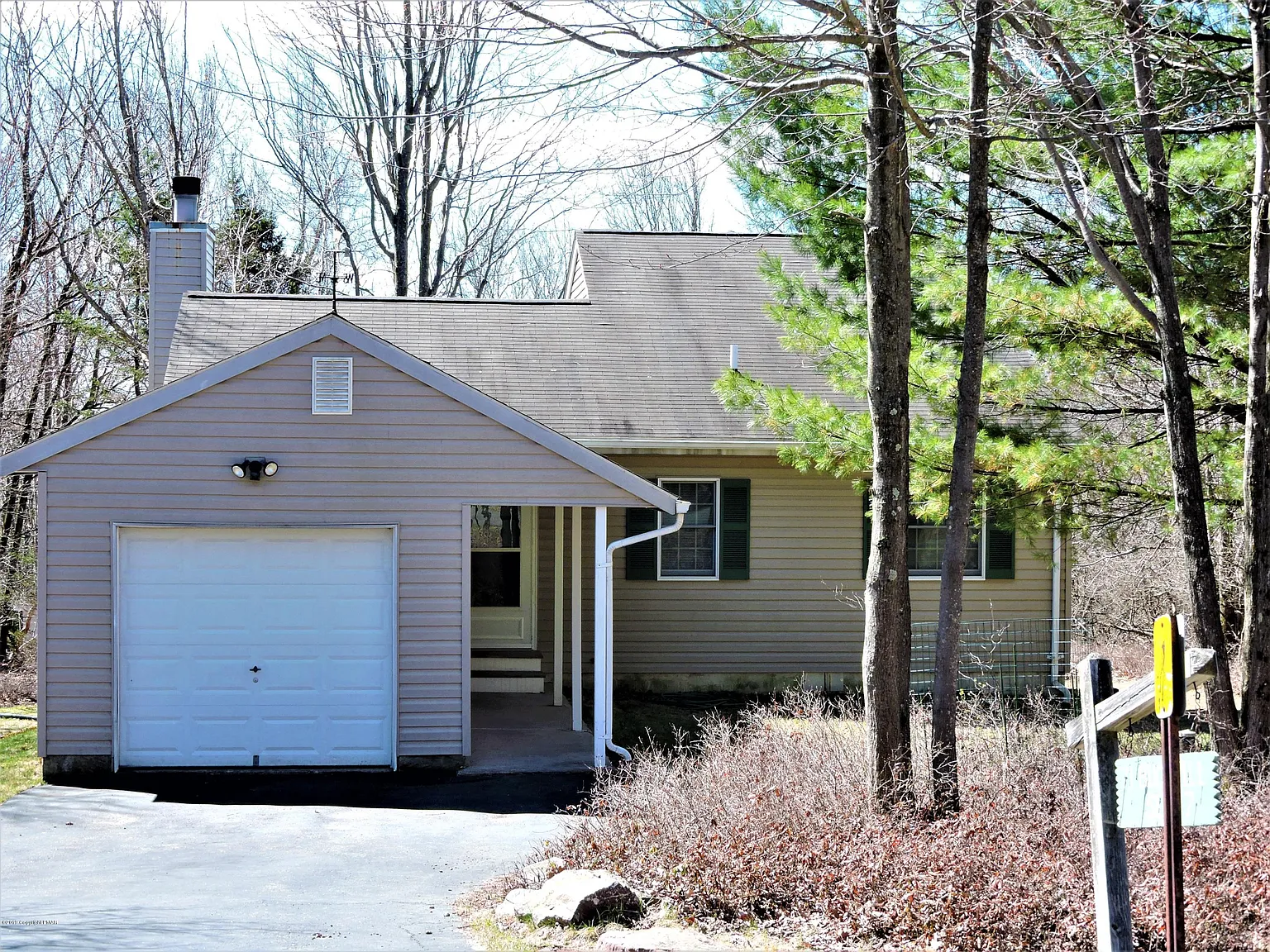 140 Buck Hill Rd photo 1