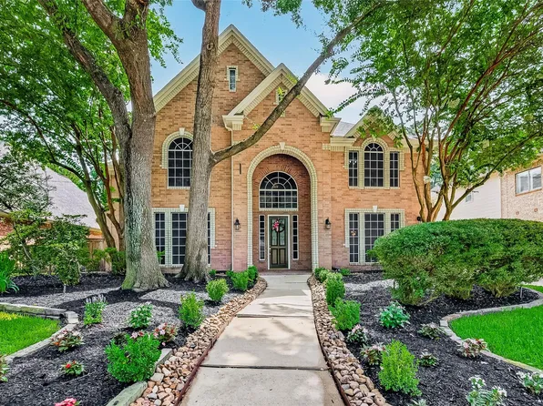 9614 Woodcliff Lake Dr, Spring, TX 77379